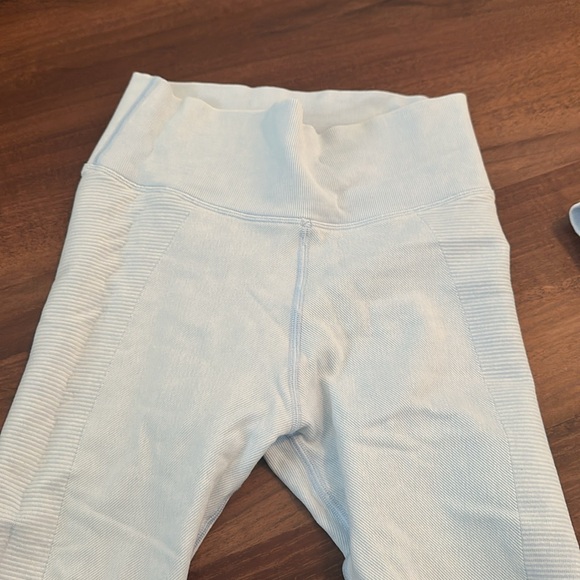 Aerie Offline Workout set - Picture 4 of 4